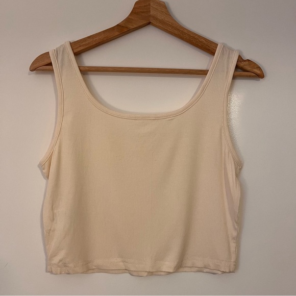 Cropped Tank - Picture 1 of 2